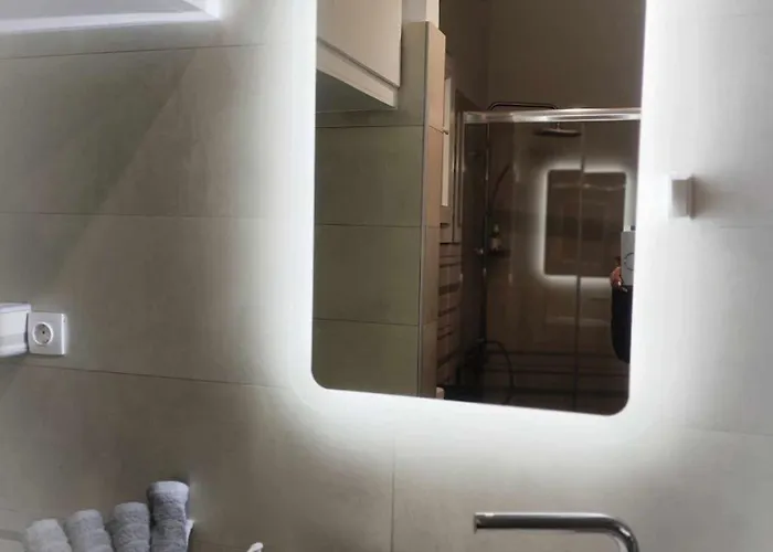 Zefi's House וולוס